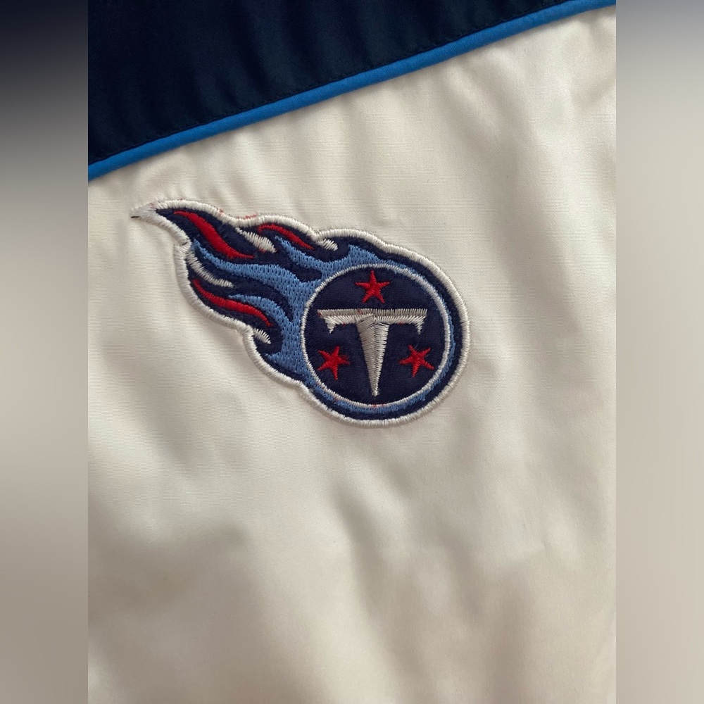NFL.. WOMENS TENNESSEE TITANS WINDBREAKER - Picture 16 of 16